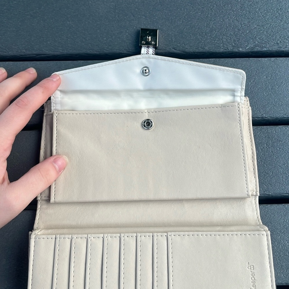 ‘Safe Keeper’ Pink&White Plaid Wallet;Tan Interior; 4x7.5in; Snap&Zip closure - Picture 7 of 14